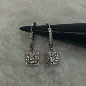 10k White Gold Diamond Earrings